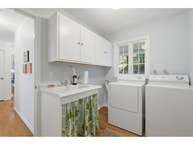 645 BERGIS Rd, Lake Oswego, OR 97034