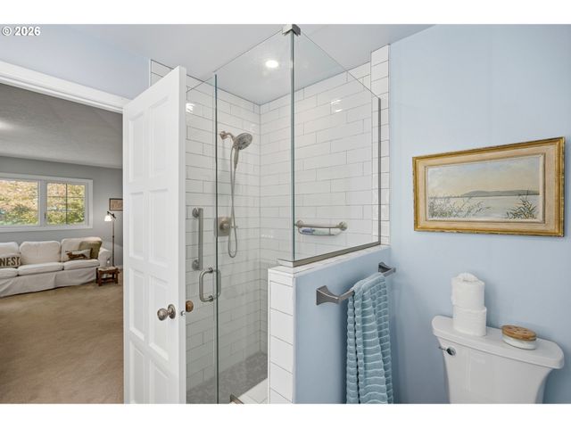 645 BERGIS Rd, Lake Oswego, OR 97034