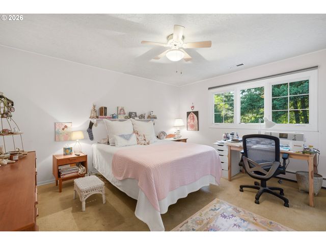 645 BERGIS Rd, Lake Oswego, OR 97034