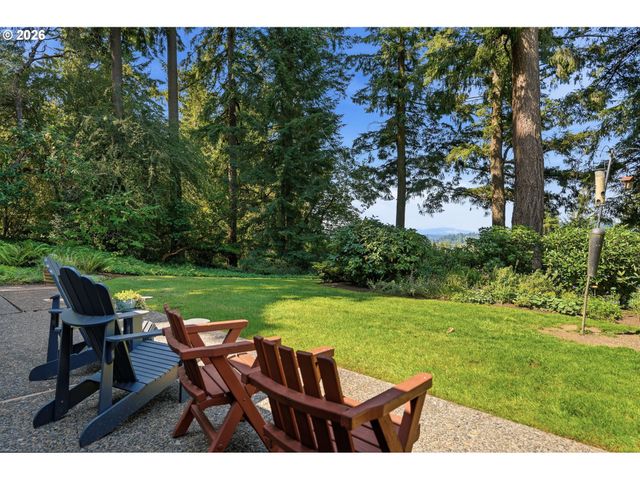 645 BERGIS Rd, Lake Oswego, OR 97034