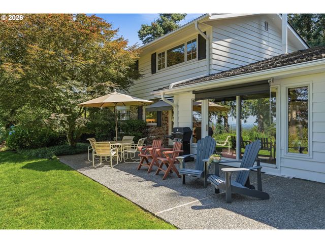 645 BERGIS Rd, Lake Oswego, OR 97034