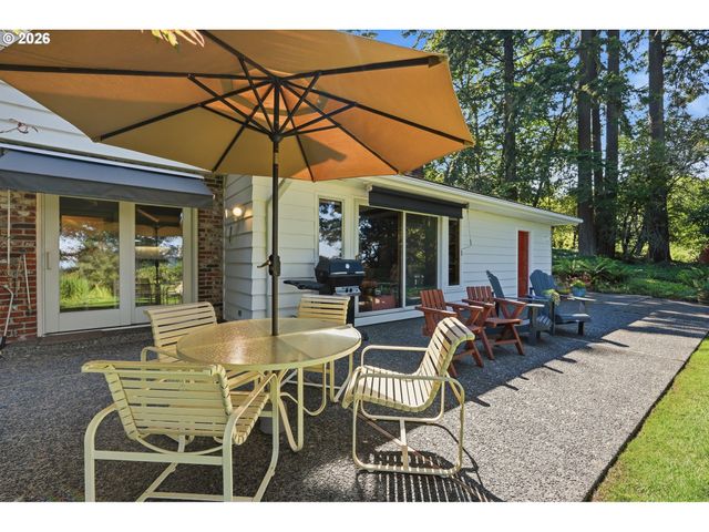 645 BERGIS Rd, Lake Oswego, OR 97034