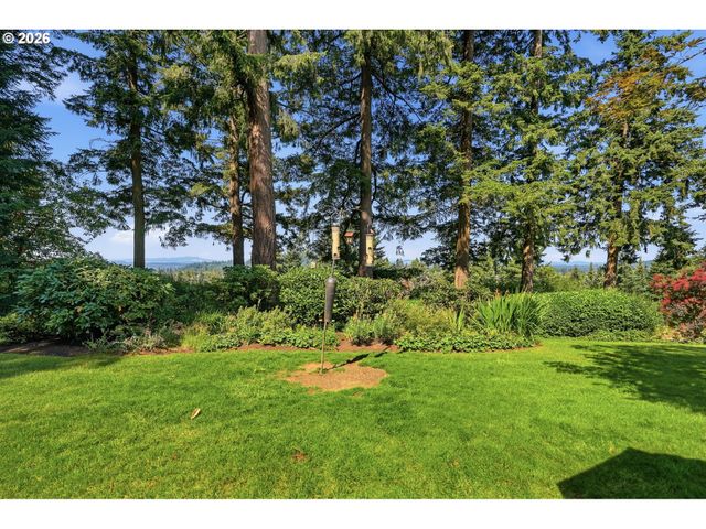 645 BERGIS Rd, Lake Oswego, OR 97034