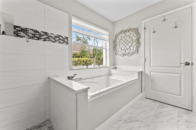 2538 Egret Lake Drive, Greenacres, FL 33413