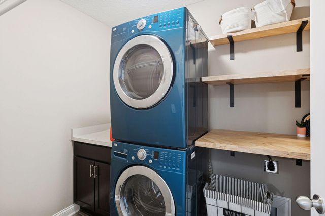 1135 Moers Drive, Chaska, MN 55318