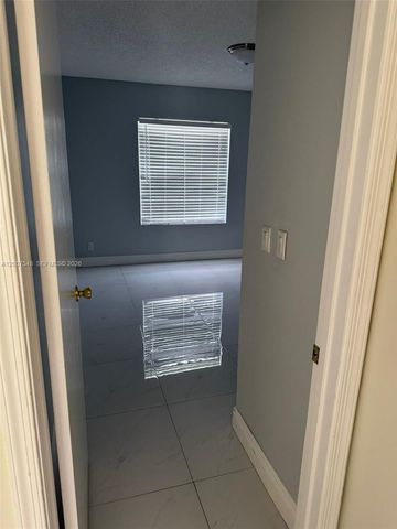 9863 Three Lakes Cir, Boca Raton, FL 33428