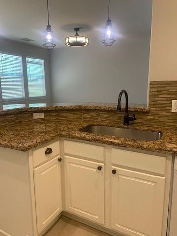 30 Peachridge Place, The Woodlands, TX 77382