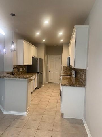 30 Peachridge Place, The Woodlands, TX 77382