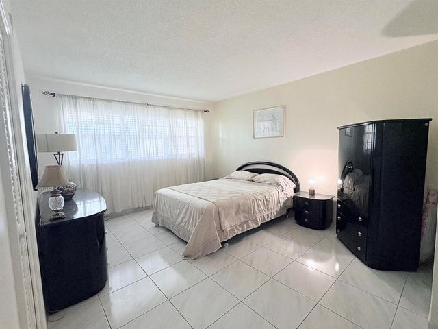 2671 S Course Drive S 108, Pompano Beach, FL 33069