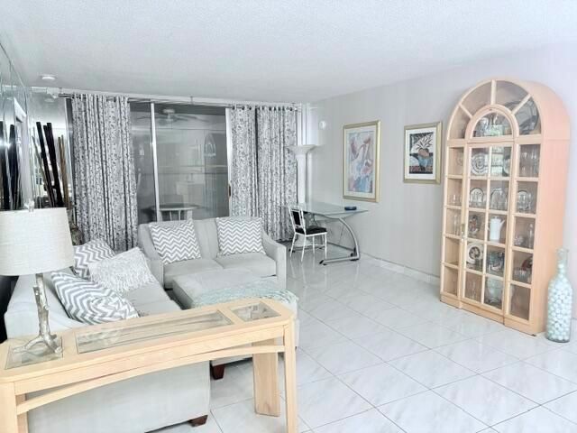 2671 S Course Drive S 108, Pompano Beach, FL 33069