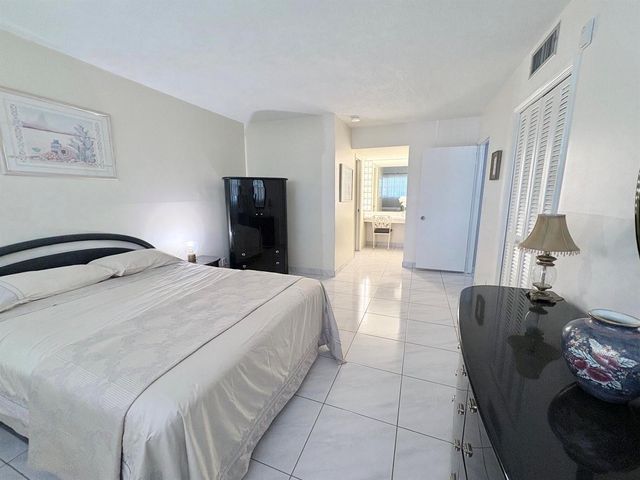 2671 S Course Drive S 108, Pompano Beach, FL 33069
