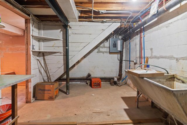 742 Sheridan Springs ROAD, Lake Geneva, WI 53147