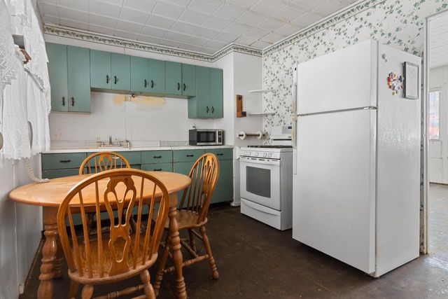 742 Sheridan Springs ROAD, Lake Geneva, WI 53147