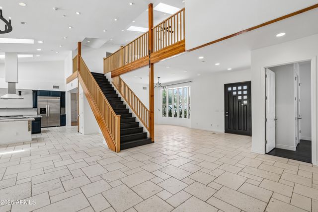 225 W ORCHID Lane, Phoenix, AZ 85021