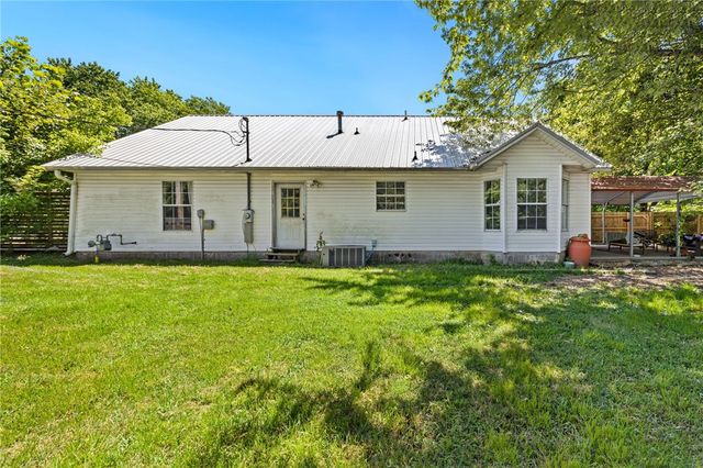 332 Napier Lane, Fayetteville, AR 72701