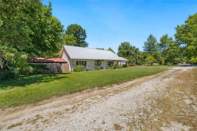 332 Napier Lane, Fayetteville, AR 72701