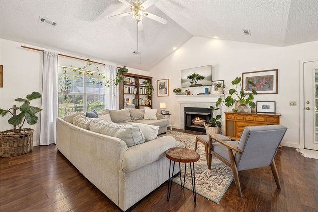 332 Napier Lane, Fayetteville, AR 72701