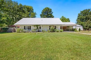 332 Napier Lane, Fayetteville, AR 72701