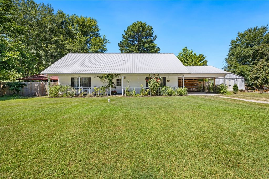 332 Napier Lane, Fayetteville, AR 72701