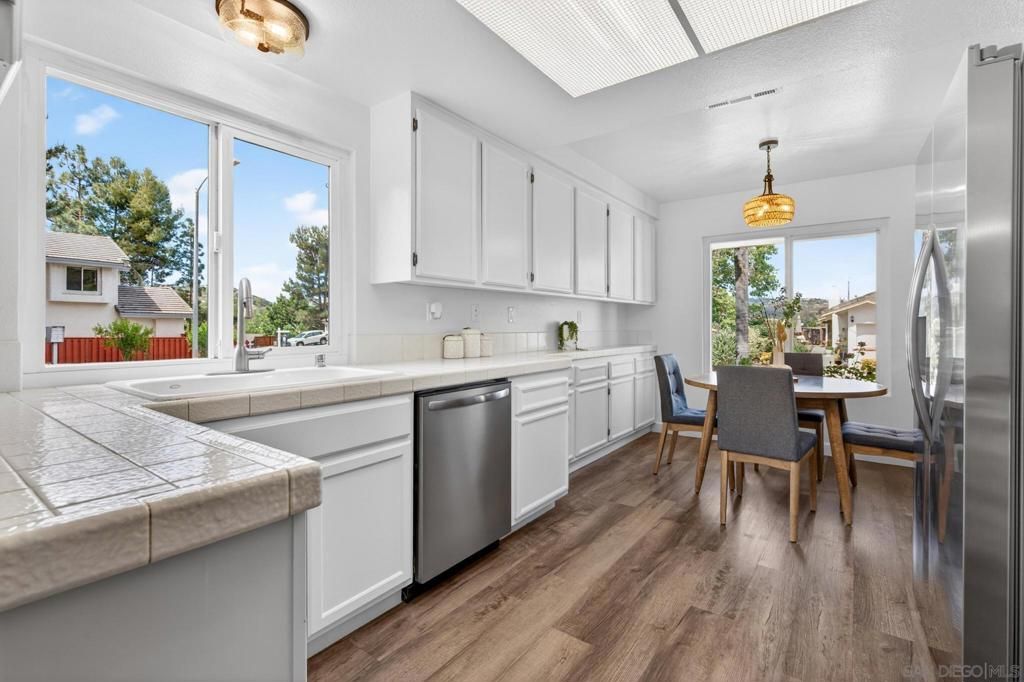 Image 14 of property listing at 1272 Lancer Glen, Escondido, CA 92029