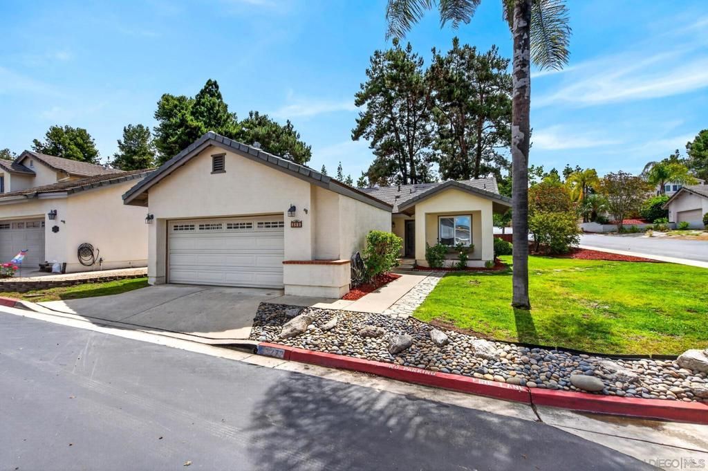 Image 2 of property listing at 1272 Lancer Glen, Escondido, CA 92029