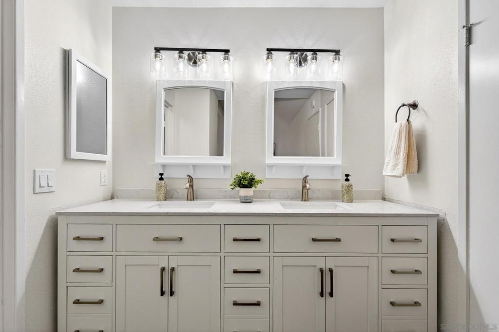 Image 22 of property listing at 1272 Lancer Glen, Escondido, CA 92029