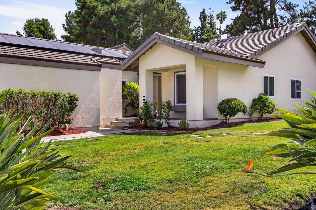 Image 3 of property listing at 1272 Lancer Glen, Escondido, CA 92029
