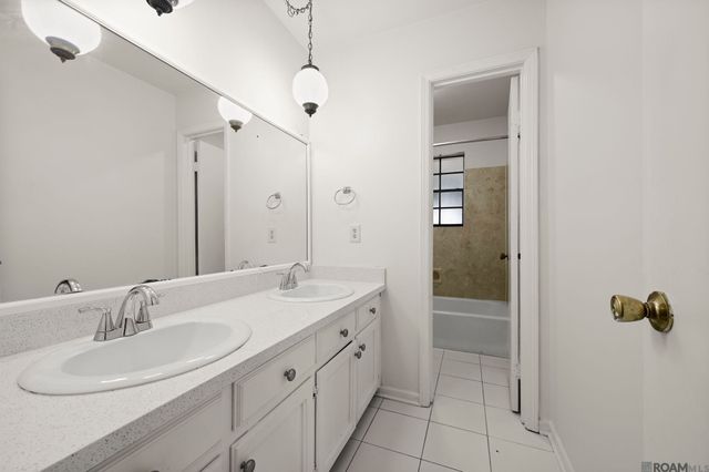 5023 Front Royal Dr, Baton Rouge, LA 70817