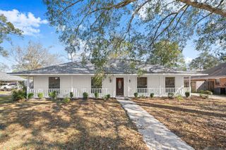 5023 Front Royal Dr, Baton Rouge, LA 70817