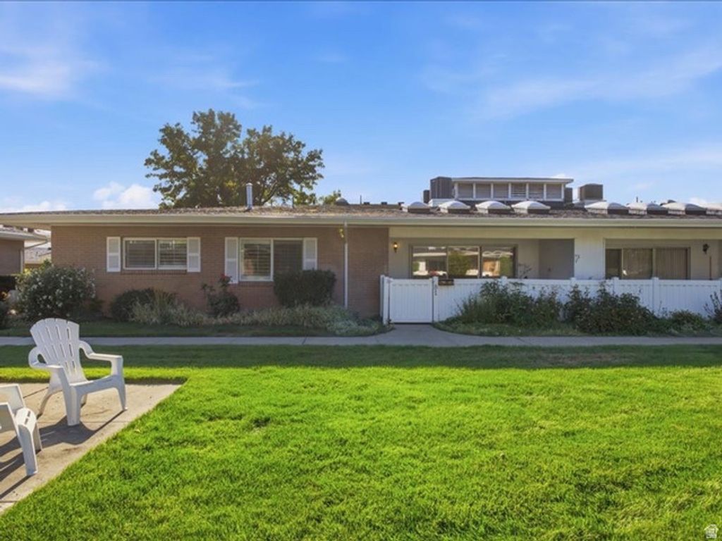 2270 E CARRIAGE LN #81, Holladay, UT 84117 — exterior
