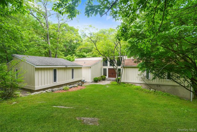 22 Peters Lane, Pound Ridge, NY 10576