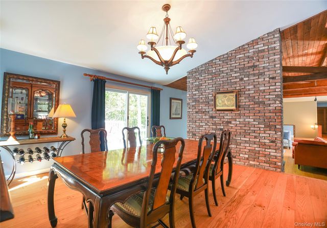 22 Peters Lane, Pound Ridge, NY 10576
