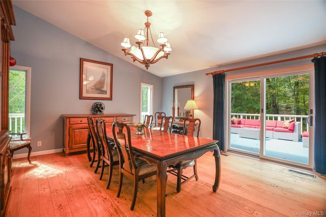 22 Peters Lane, Pound Ridge, NY 10576