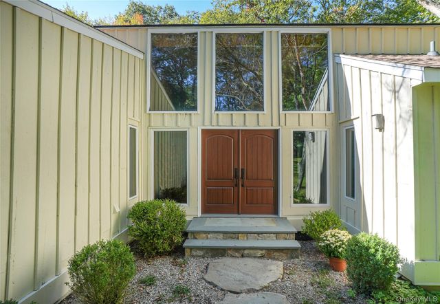 22 Peters Lane, Pound Ridge, NY 10576