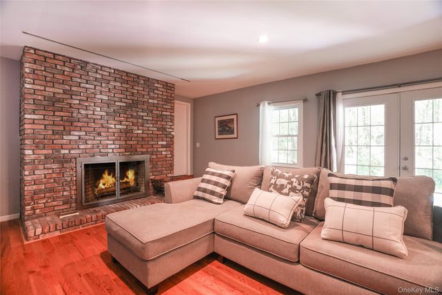 22 Peters Lane, Pound Ridge, NY 10576