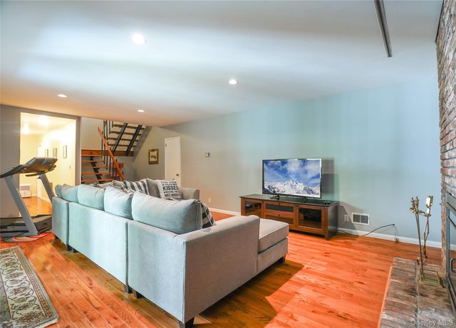 22 Peters Lane, Pound Ridge, NY 10576