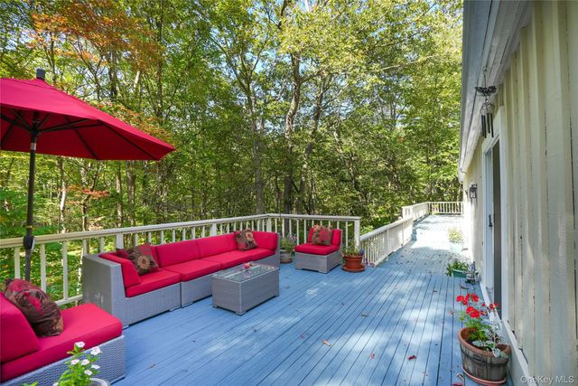 22 Peters Lane, Pound Ridge, NY 10576