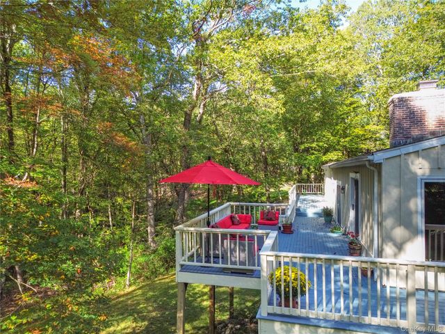 22 Peters Lane, Pound Ridge, NY 10576