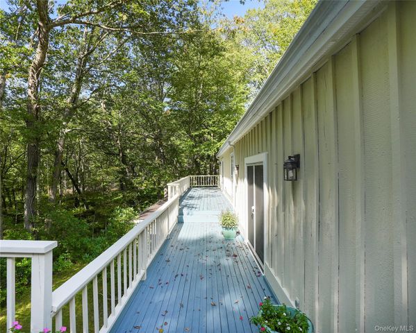22 Peters Lane, Pound Ridge, NY 10576