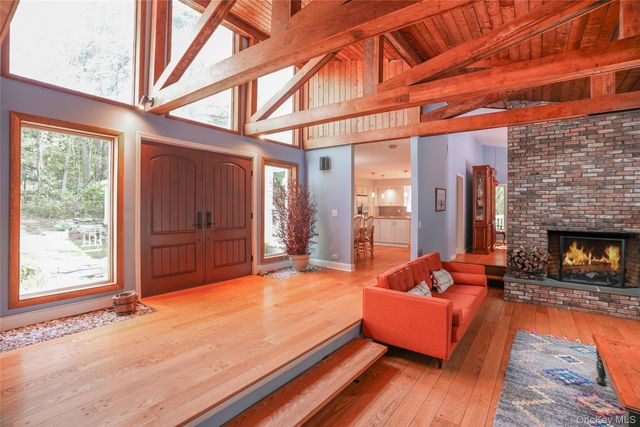 22 Peters Lane, Pound Ridge, NY 10576