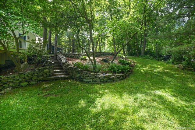 22 Peters Lane, Pound Ridge, NY 10576