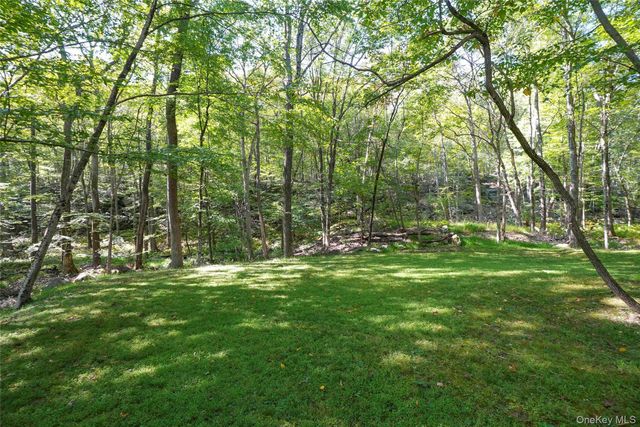 22 Peters Lane, Pound Ridge, NY 10576