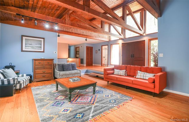 22 Peters Lane, Pound Ridge, NY 10576