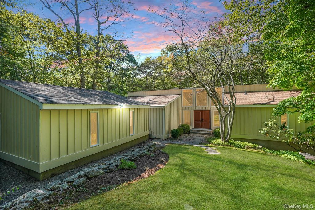 22 Peters Lane, Pound Ridge, NY 10576