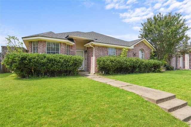 2733 Spring Rain Drive, Mesquite, TX 75181