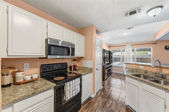 2733 Spring Rain Drive, Mesquite, TX 75181