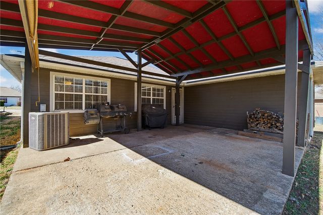 1013 E Street, Rogers, AR 72756