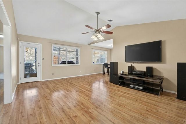 1013 E Street, Rogers, AR 72756