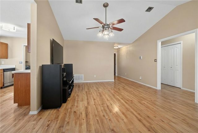 1013 E Street, Rogers, AR 72756