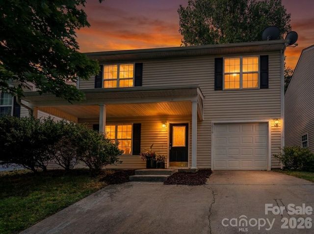 8016 Bronze Pike Drive, Charlotte, NC 28273